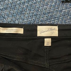 Shorts barely have barely been worn I’m the day before shipping